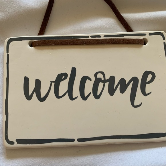 Small Ceramic Welcome Plate - Picture 2 of 3